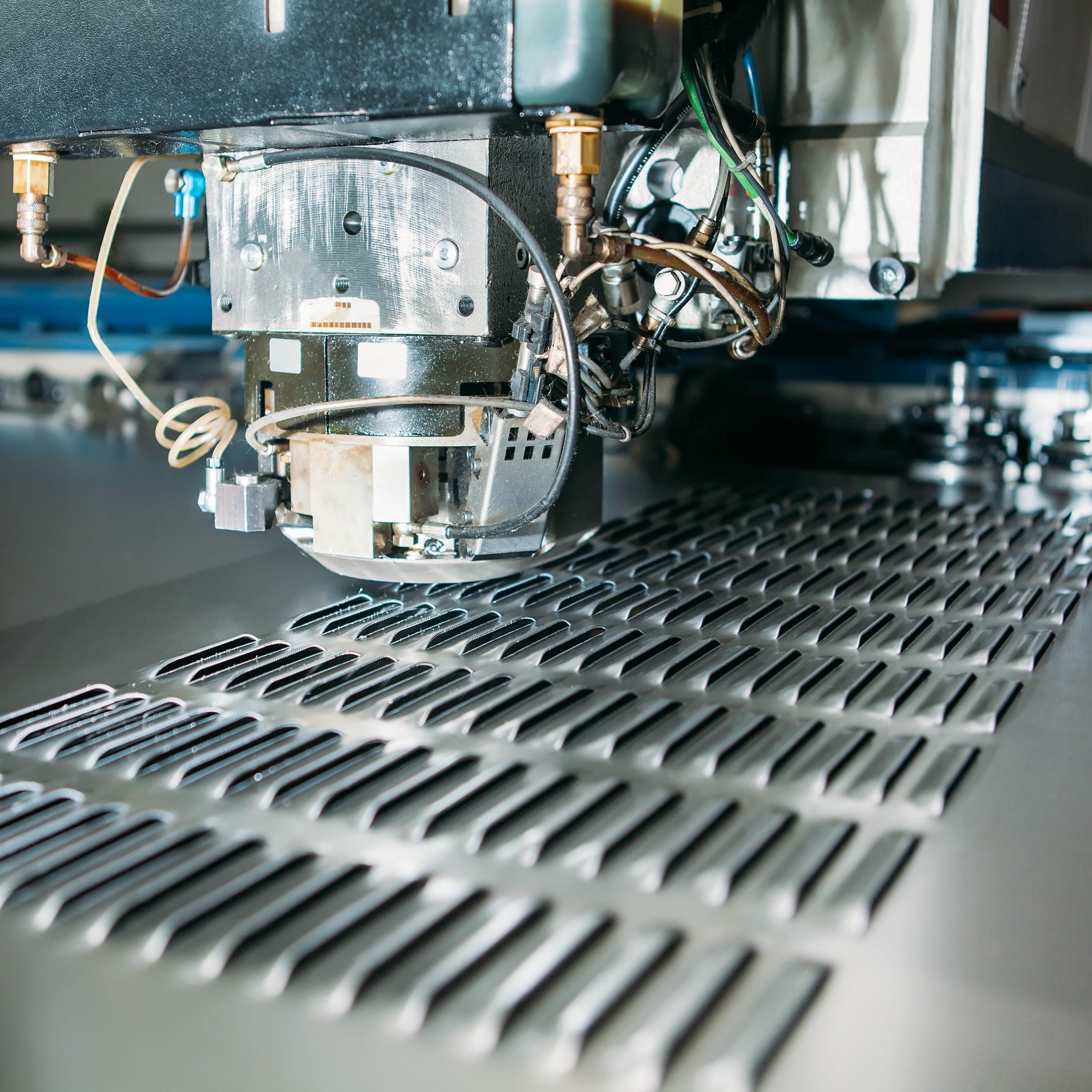 AdobeStock_139422894 - square Close-up-of-metal-welding